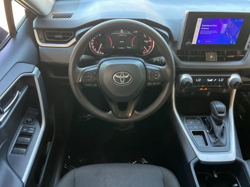 Used 2025 Toyota RAV4 XLE FWD image 15
