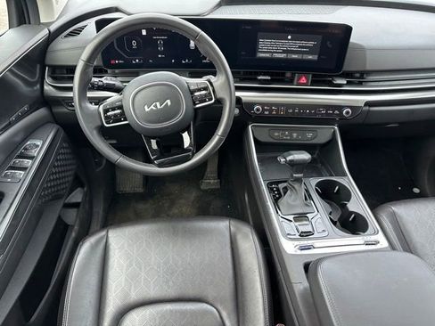 Used 2025 Kia Carnival SX w/ SX Dark Edition Package FWD image 17
