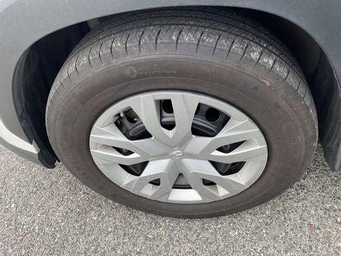 Used 2024 Toyota Corolla Cross L AWD/4WD image 5