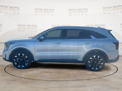 New 2026 Kia Sorento EX FWD image 2