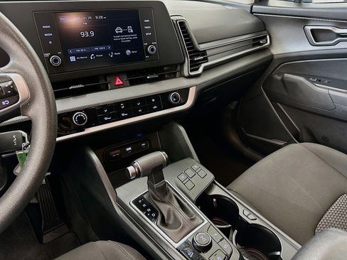 Used 2024 Kia Sportage LX image 25