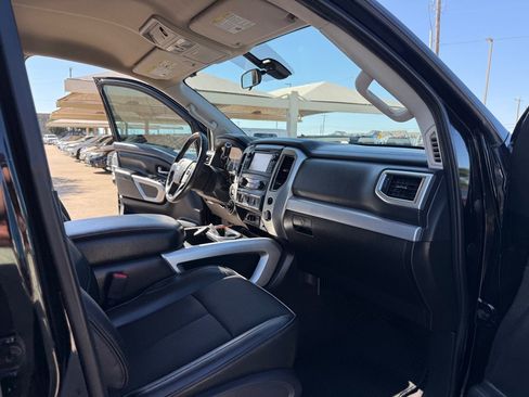 Used 2017 Nissan Titan PRO-4X AWD/4WD image 18