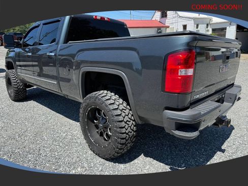 Used 2019 GMC Sierra 2500 Denali w/ Duramax Plus Package AWD/4WD image 4