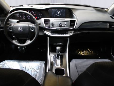 Used 2015 Honda Accord Sport image 2