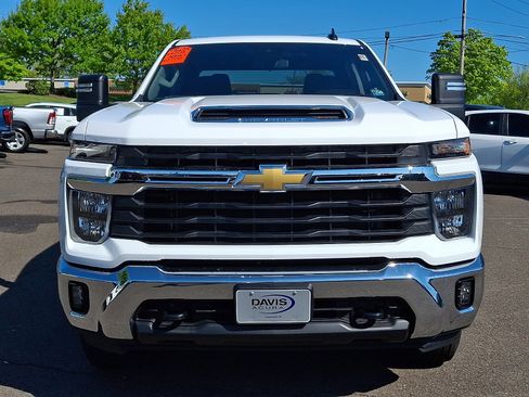 Used 2025 Chevrolet Silverado 2500 LT w/ Convenience Package AWD/4WD image 2