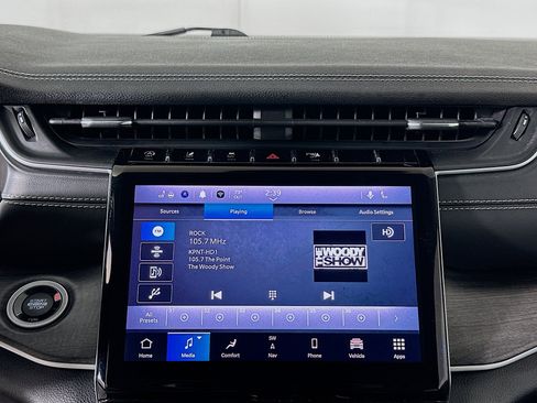 Used 2023 Jeep Grand Cherokee L Limited image 21