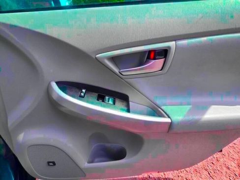 Used 2014 Toyota Prius Four image 20