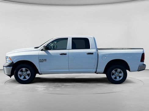 Used 2022 RAM 1500 Classic SLT AWD/4WD image 3