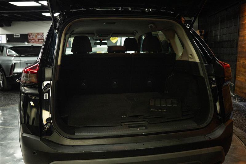 Used 2022 Nissan Rogue SV FWD image 7