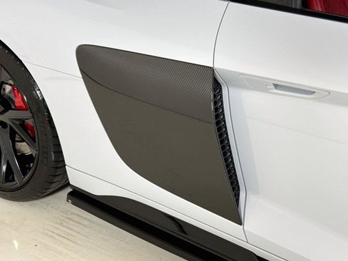 Used 2021 Audi R8 V10 w/ Premium Package RWD image 31