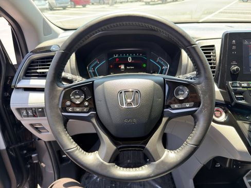 Used 2024 Honda Odyssey Touring image 16