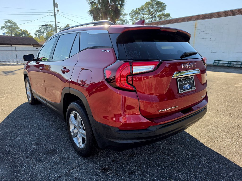 Used 2022 GMC Terrain SLE w/ Driver Convenience Package AWD/4WD image 2