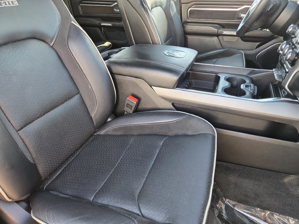 Used 2024 RAM 1500 Laramie AWD/4WD image 15