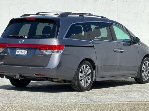 Used 2014 Honda Odyssey Touring Elite image 3