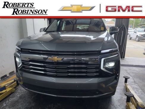 Used 2025 Chevrolet Tahoe Premier AWD/4WD image 1