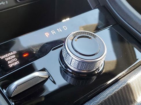 New 2025 Jeep Grand Cherokee Limited image 12