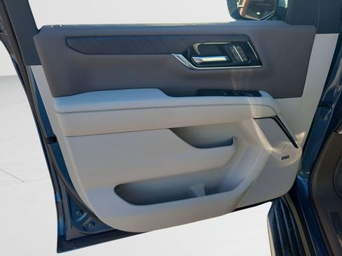 New 2026 GMC Yukon XL Denali w/ LPO, Floor Liner Package image 43