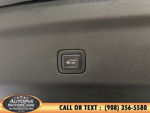 Used 2023 Chevrolet Suburban LT AWD/4WD image 18