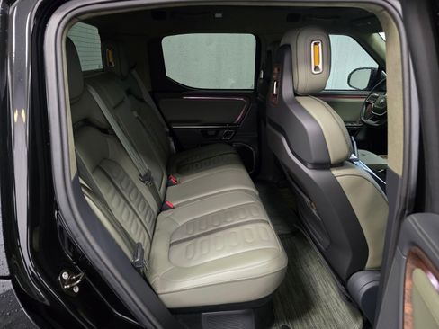 Used 2022 Rivian R1T Adventure image 23