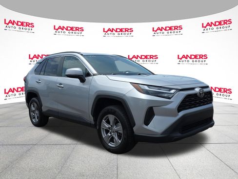 Used 2024 Toyota RAV4 XLE AWD/4WD image 1