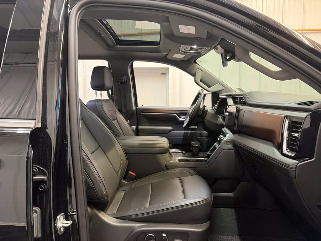 Used 2025 GMC Sierra 1500 Denali AWD/4WD image 26