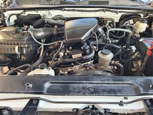 Certified 2018 Toyota Tacoma SR image 34