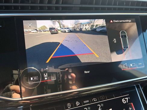 Used 2021 Audi Q8 Premium Plus image 19