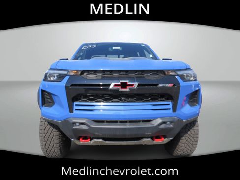 Used 2026 Chevrolet Colorado ZR2 w/ Technology Package AWD/4WD image 3