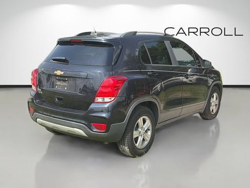 Used 2021 Chevrolet Trax LT w/ LT Convenience Package FWD image 3