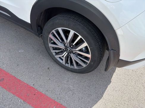 Used 2023 Nissan Kicks SR w/ SR Premium Package image 24