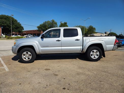 Used 2007 Toyota Tacoma PreRunner w/ SR5 Pkg #2 RWD image 2