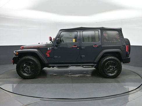 Used 2016 Jeep Wrangler Unlimited Rubicon w/ Connectivity Group AWD/4WD image 4