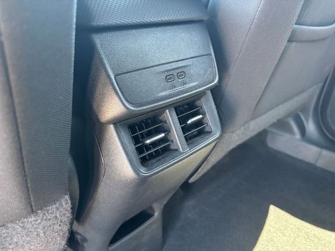 Used 2025 Chevrolet Equinox LT AWD/4WD image 22