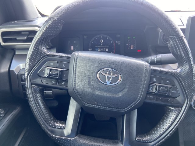 Used 2025 Toyota Tacoma SR5 AWD/4WD image 34