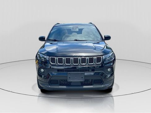 Used 2024 Jeep Compass Latitude AWD/4WD image 2