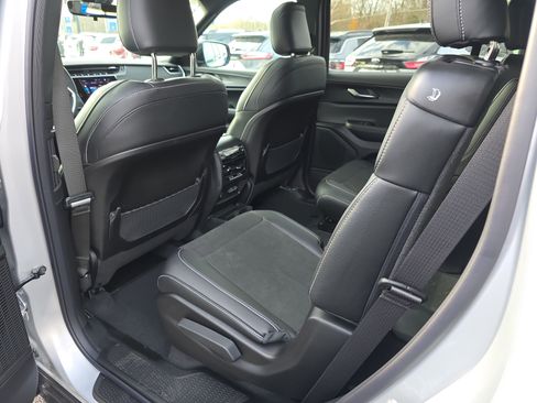 New 2025 Jeep Grand Cherokee L Altitude image 14