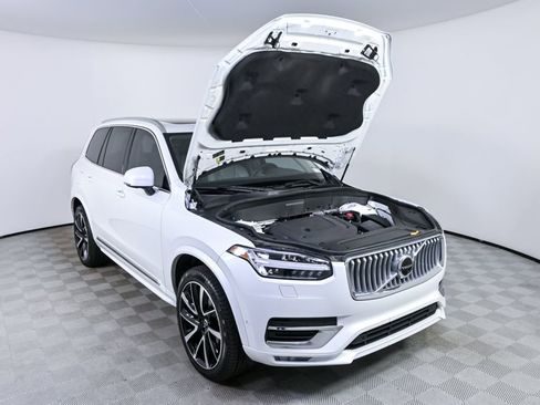 Certified 2023 Volvo XC90 B6 Plus w/ Protection Package Premier AWD/4WD image 37