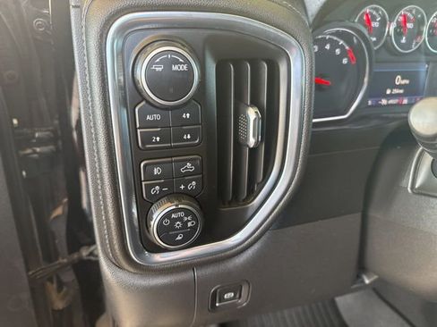 Used 2021 Chevrolet Silverado 1500 LTZ AWD/4WD image 17