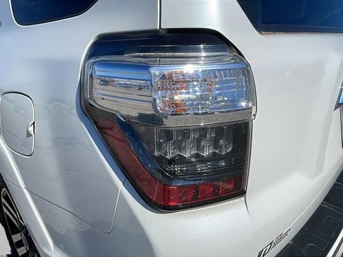 Used 2014 Toyota 4Runner Limited image 11