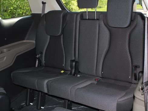 New 2026 Kia Carnival LX FWD image 19