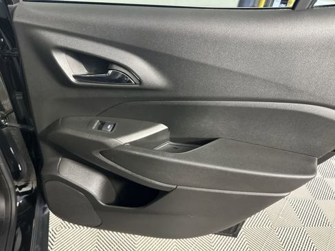 Used 2025 Chevrolet Trax ACTIV w/ Sunroof Package image 29