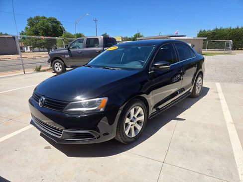 Used 2014 Volkswagen Jetta SE FWD image 1