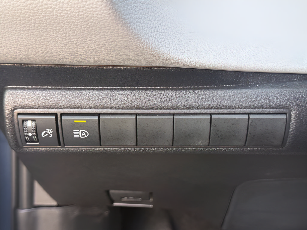 Used 2026 Toyota Corolla SE FWD image 24