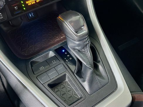 Used 2019 Toyota RAV4 Limited w/ Cold Weather Package image 25