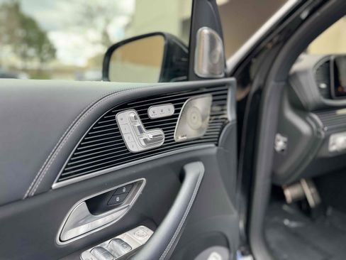 Used 2023 Mercedes-Benz Maybach GLS 600 4MATIC image 75