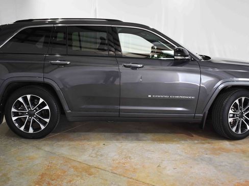 Used 2023 Jeep Grand Cherokee Overland w/ Adv Protech Group III image 10