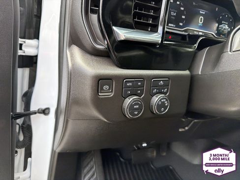 Used 2023 Chevrolet Silverado 1500 LT w/ Z71 Off-Road Package AWD/4WD image 16