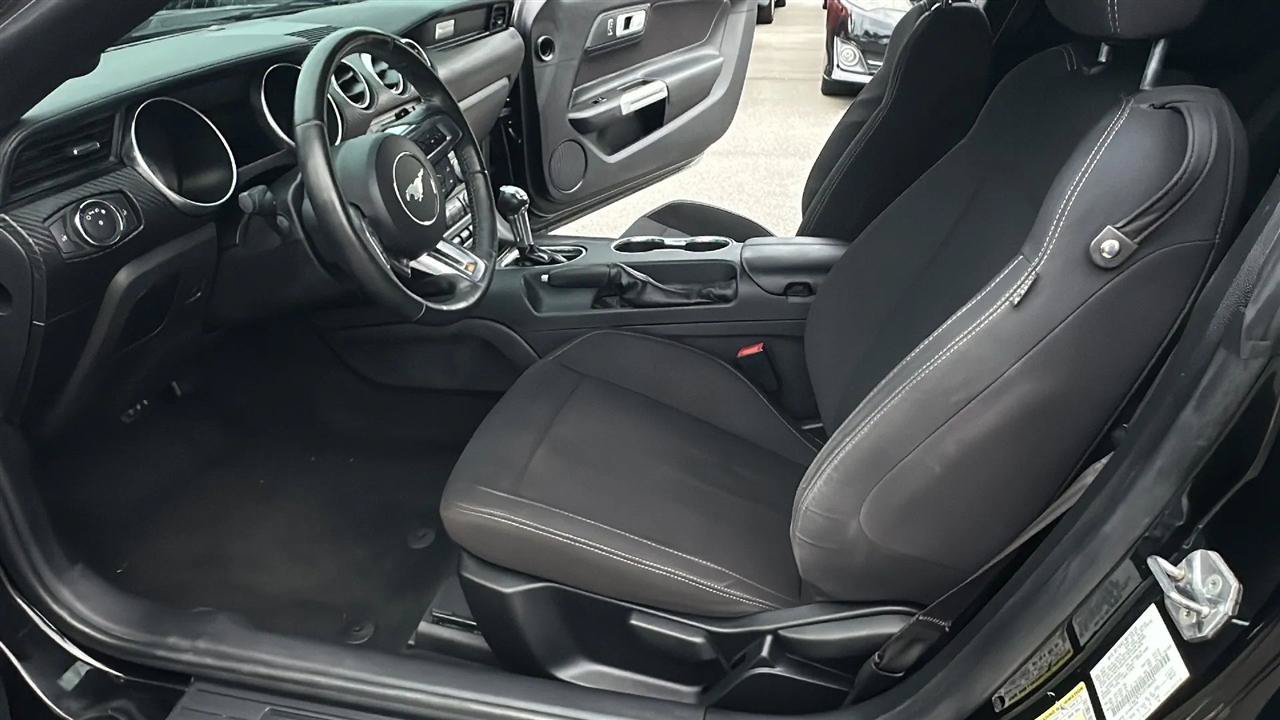 Used 2018 Ford Mustang Coupe RWD image 26