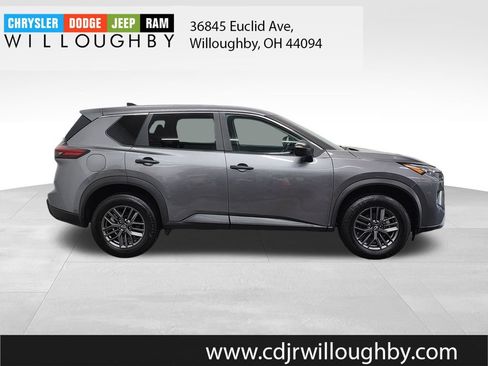Used 2024 Nissan Rogue S FWD image 4