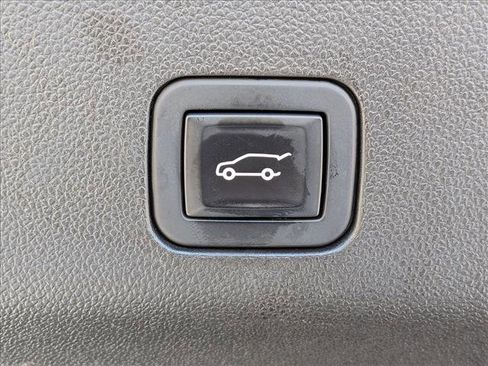 Used 2022 Chevrolet Tahoe RST w/ Luxury Package image 8